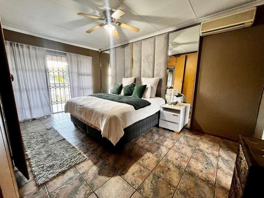 3 Bedroom Property for Sale in Safari Gardens North West